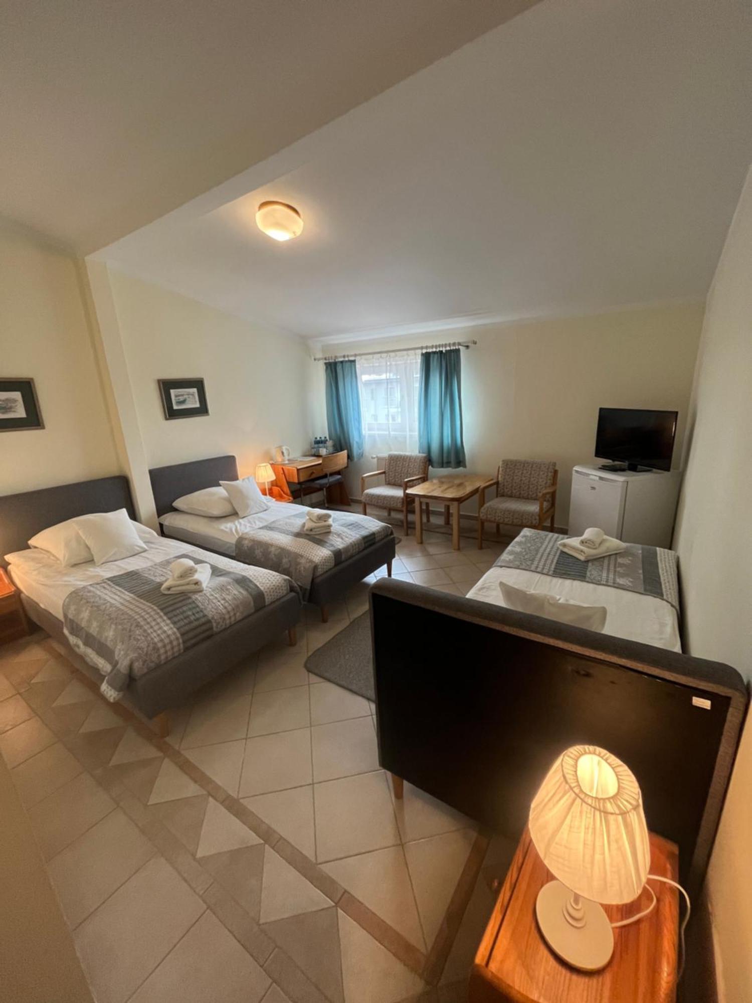 Gosciniec Jantar Hotel Gizycko Bagian luar foto