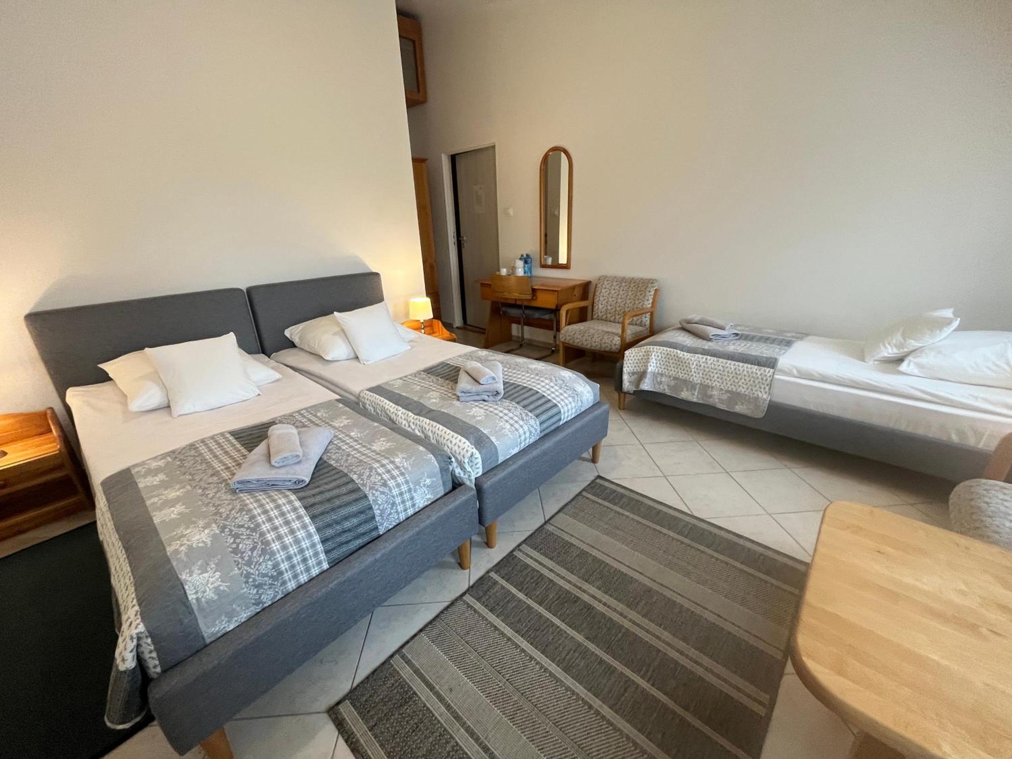 Gosciniec Jantar Hotel Gizycko Bagian luar foto