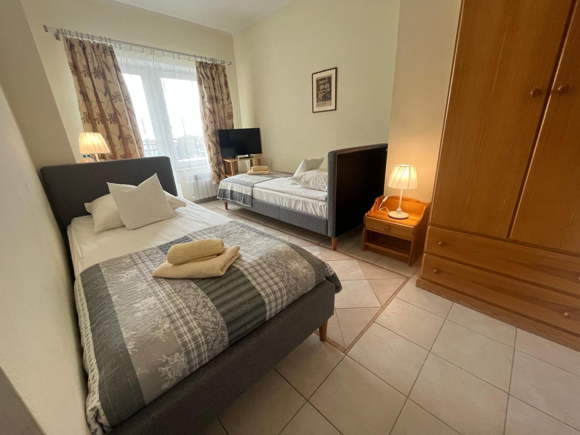 Gosciniec Jantar Hotel Gizycko Bagian luar foto